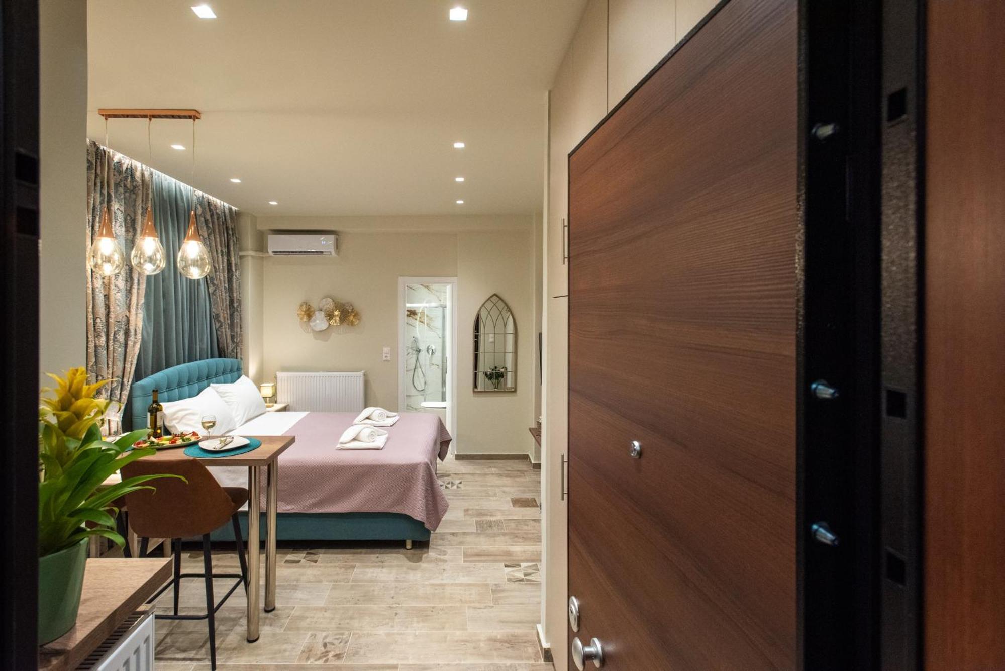 Blue Ark Romantic Studio Under Acropolis เอเธนส์ ภายนอก รูปภาพ