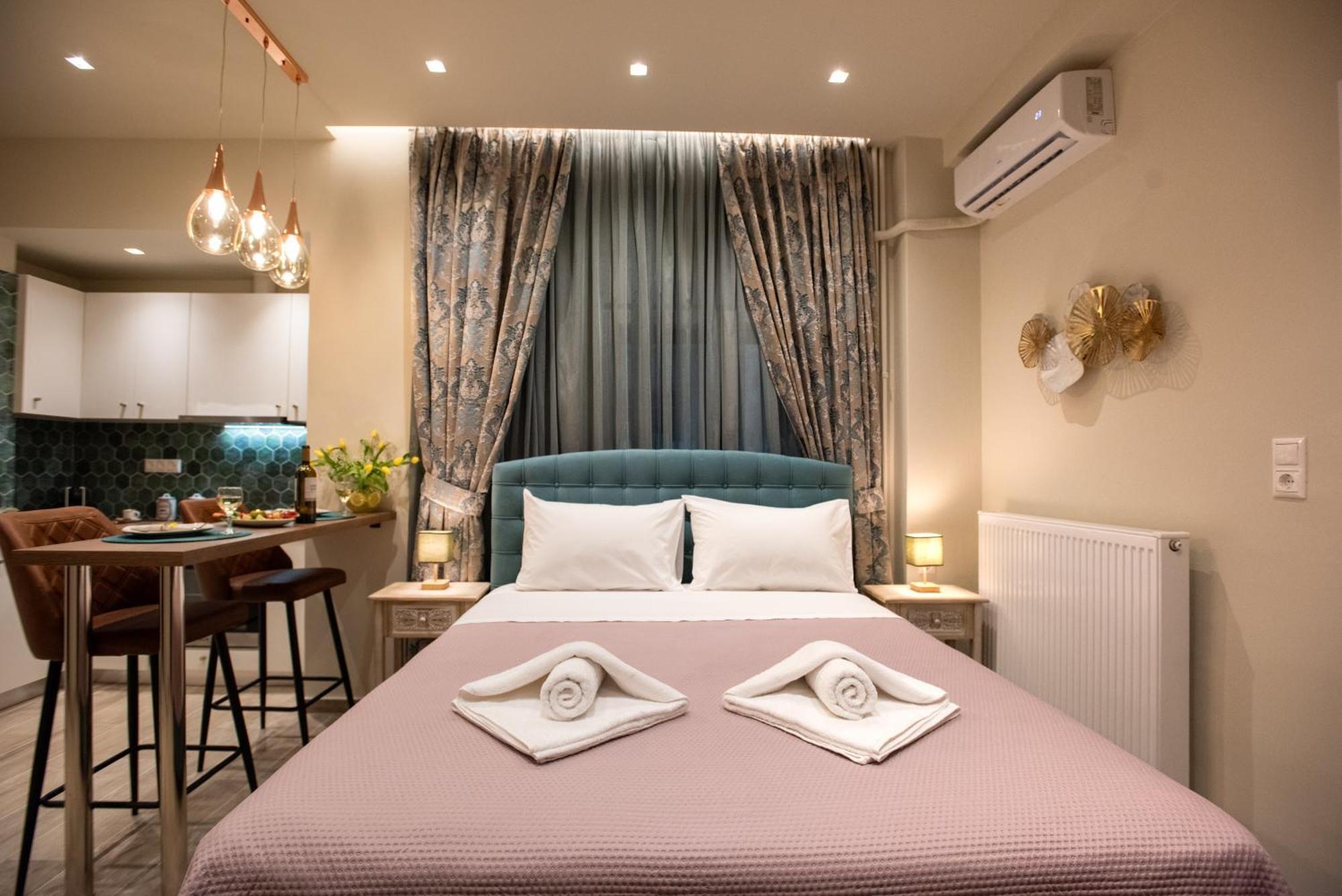 Blue Ark Romantic Studio Under Acropolis เอเธนส์ ภายนอก รูปภาพ
