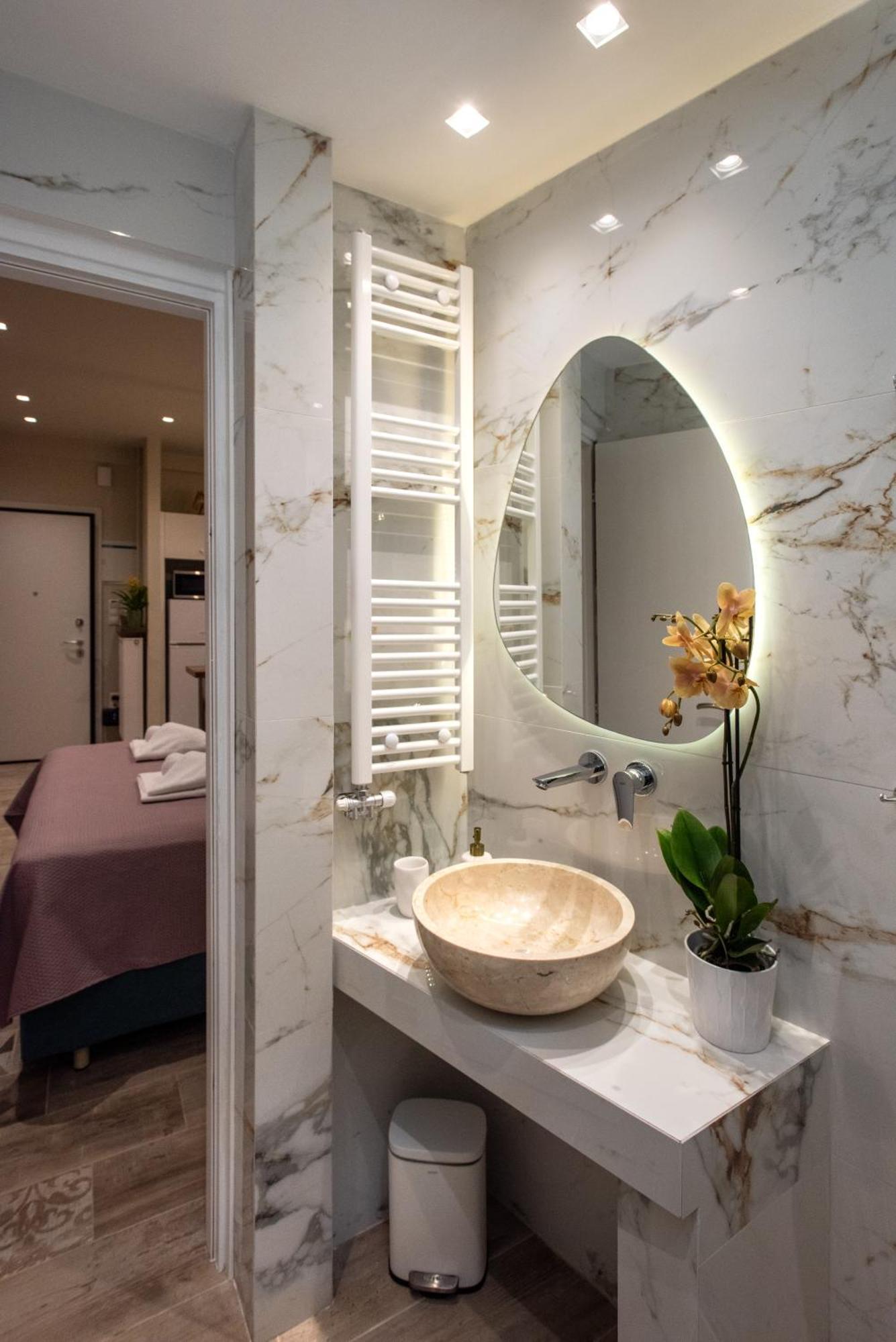 Blue Ark Romantic Studio Under Acropolis เอเธนส์ ภายนอก รูปภาพ